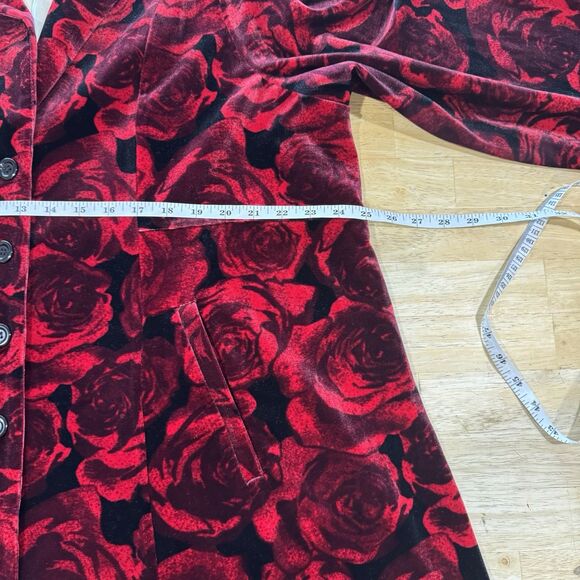 Torrid Betsey Johnson Floral Puff Sleeve Button Front Coat Red Velvet Roses 3/3X - Picture 8 of 12